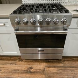 Viking Kitchen Gas Range, Fridge And Dishwasher.  2013 Models