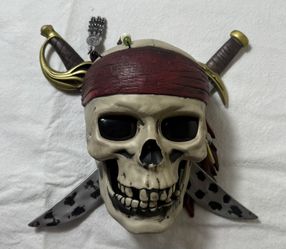RARE 2006 DISNEY PIRATES OF CARIBBEAN TALKING SKULL ROOM ALARM SENSOR
