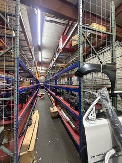 Warehouse Pallet Racks Uprights Wire Decks