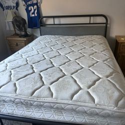 Full Size Bed With Mattress 