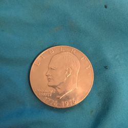 Type 2 Eisenhower Bicentennial Silver Dollar No Mint Mark