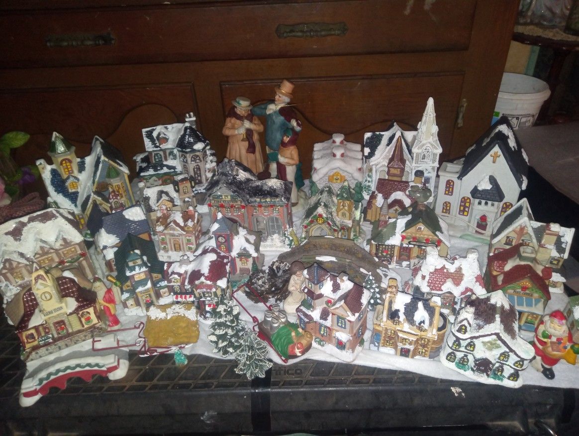 Lightup Village , Accessories And A Unopened Trainset Battery Operated