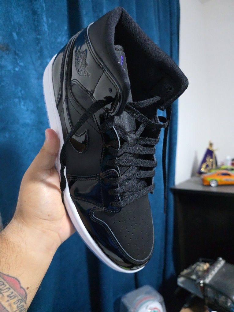 Air Jordan 1 Gloss Black Size 13 ($140 OBO)