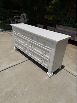 REFINISHED large 100% wood 🪵 dresser “pale oak”dresser+dovetail drawers $599 CAN DELIVER!