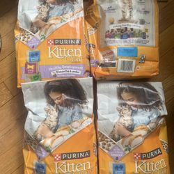 Purina kitten chow food made with chicken