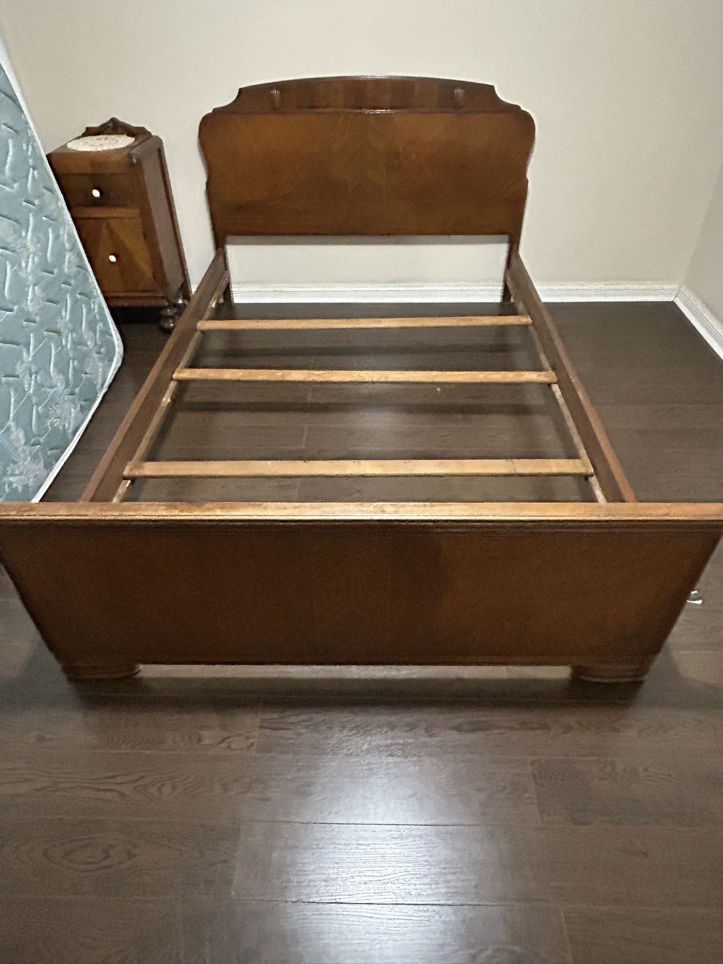 Antique Bedroom Set 