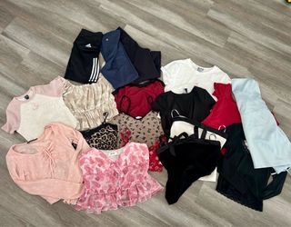 Women’s clothing lot size M