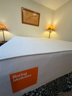 Queen Boring Hybrid Mattress - Like New
