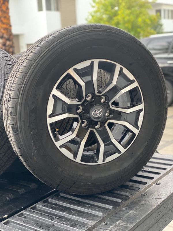 For sale!!!!! 4 tires 4 wheels Toyota Tacoma 2020 (8.000 miles ) for Sale in Fort Lauderdale, FL
