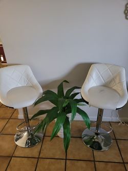 White Bar Stools 