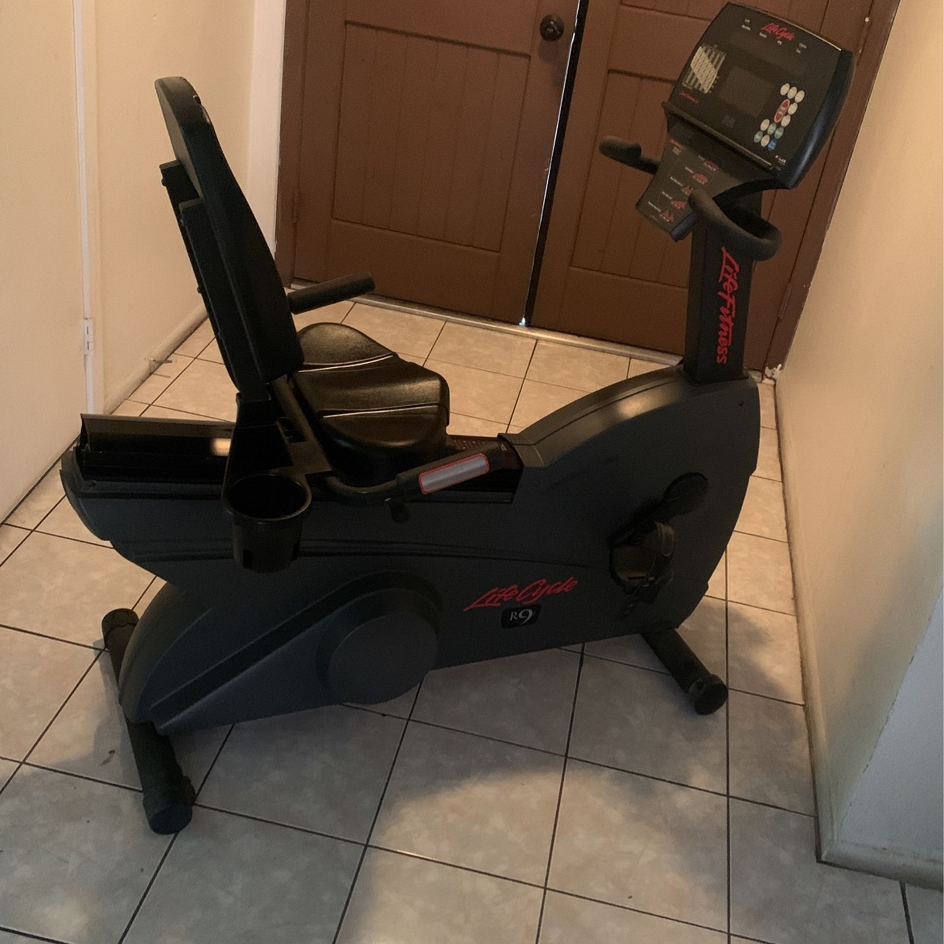 life fitness r3 bike