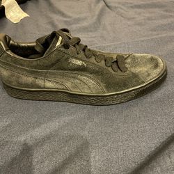 Suede Pumas