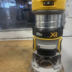 DEWALT 20V MAX XR ROUTER