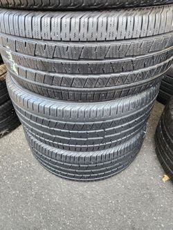 Selling (4 tires 255/45r20 continental crosscontact LX sport
