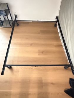FULL SIZE METAL BED FRAME - $20