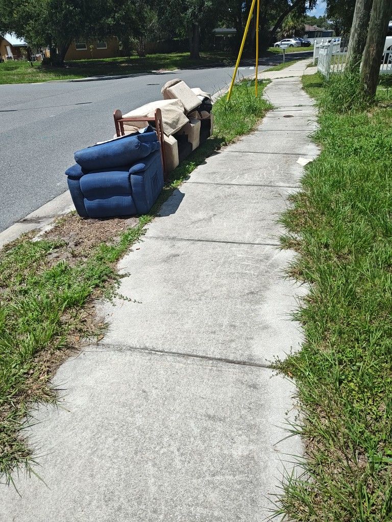 Free Loveseat Recliners And Recliner Chair Free Come Get