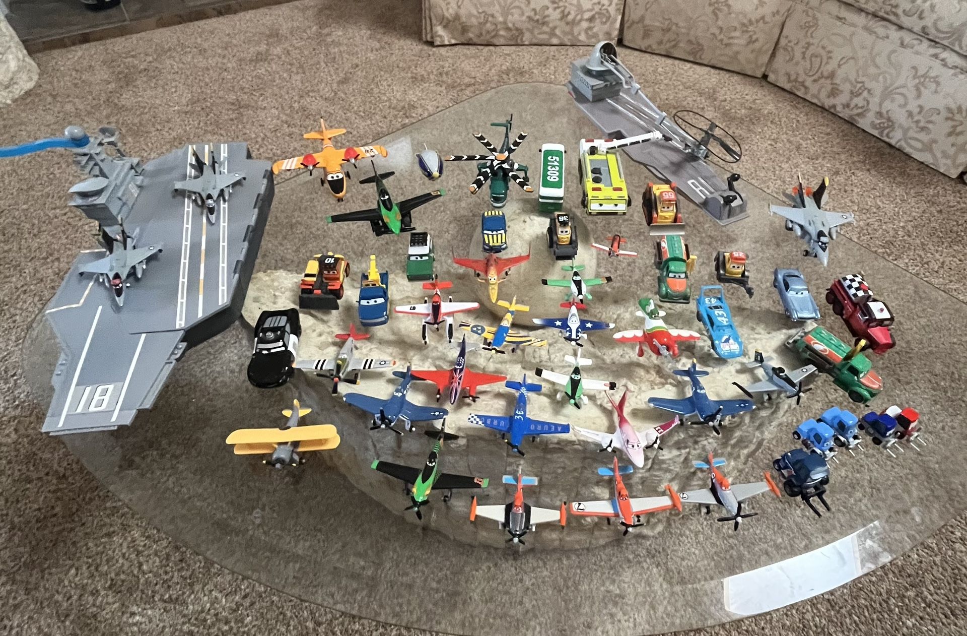 set of pixar Dusty and Cars toys