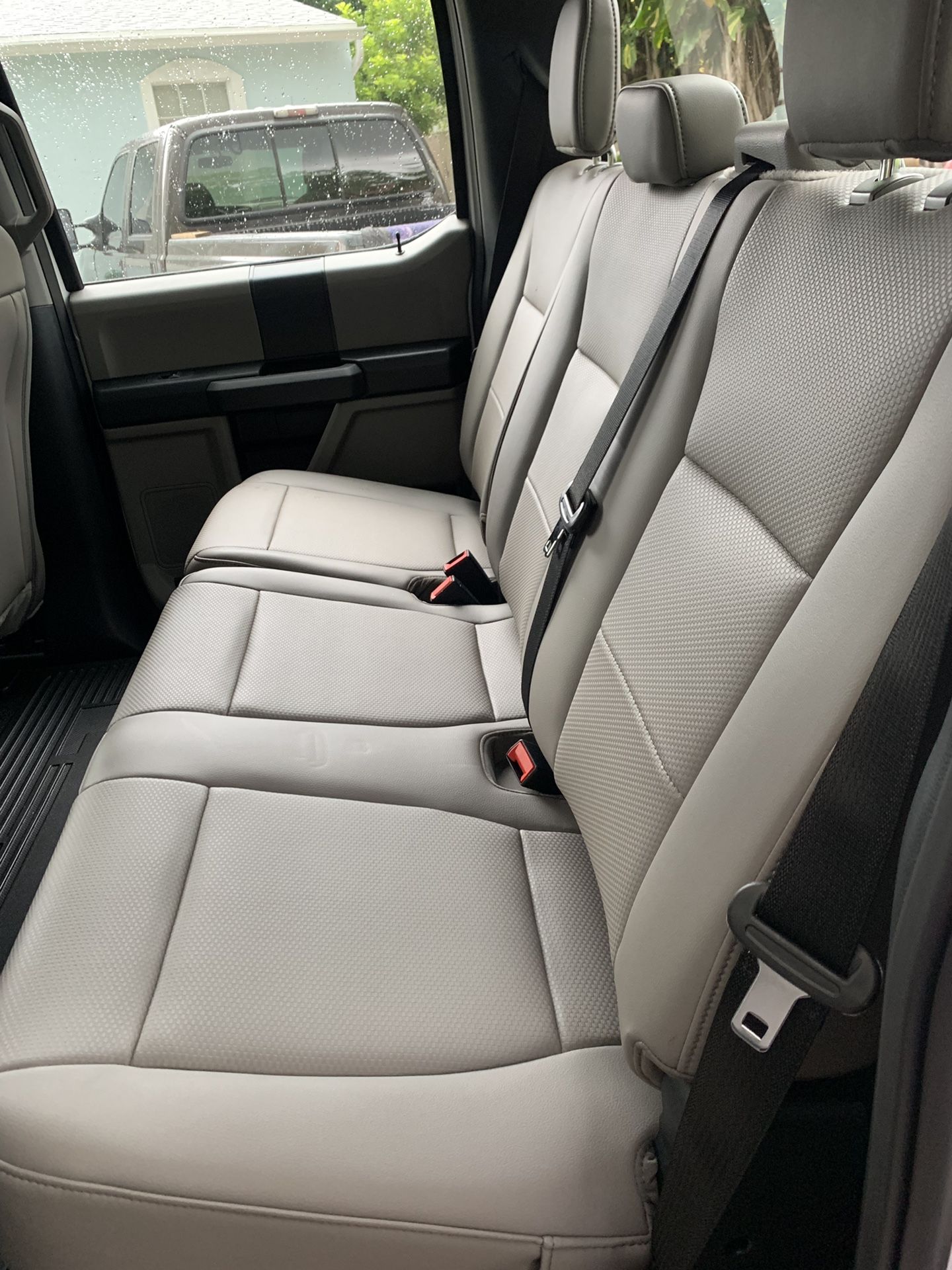 2020 Ford super duty F250 / f350 crew cab rear seats . Grey vinyl