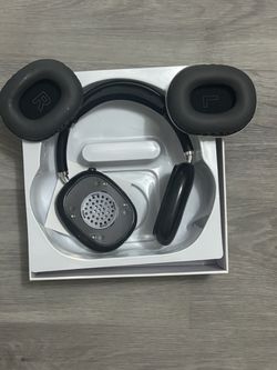 AirPod Max with box