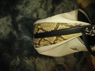 Super cute Coach purse. Great shape. 70$ no trades