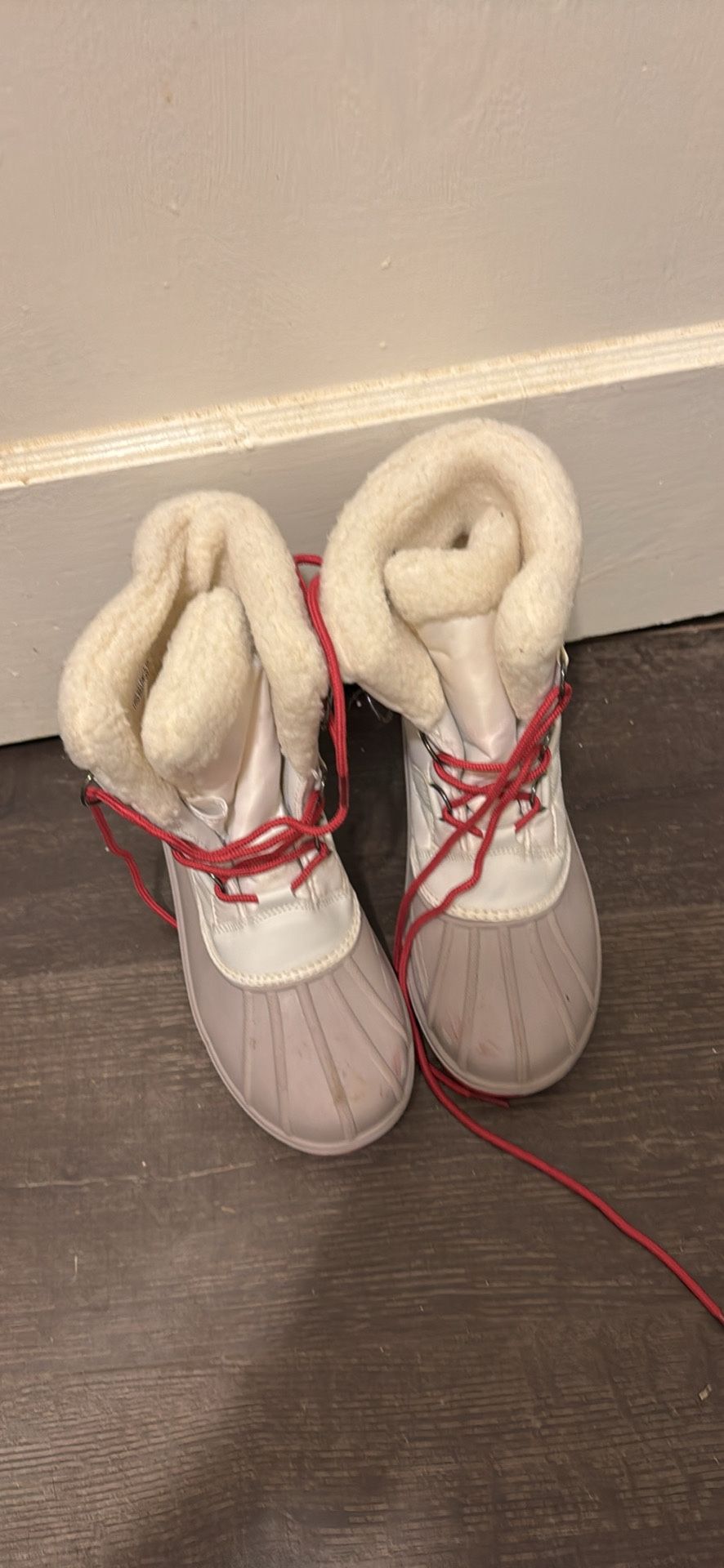 Girls Winter Boots Size 5Y Great For Outdoors