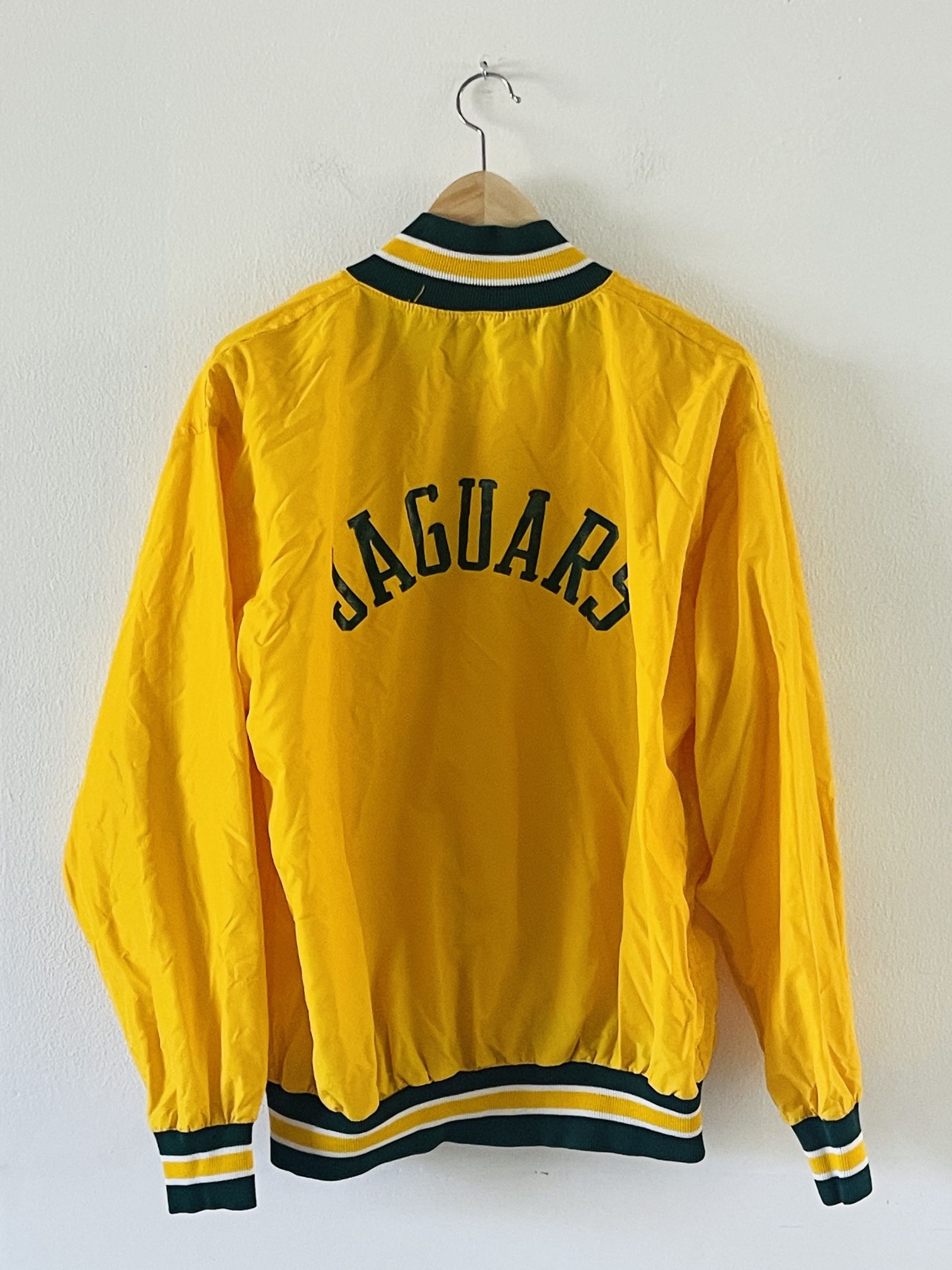 Vintage jaguar windbreaker jacket. Please view pictures. 