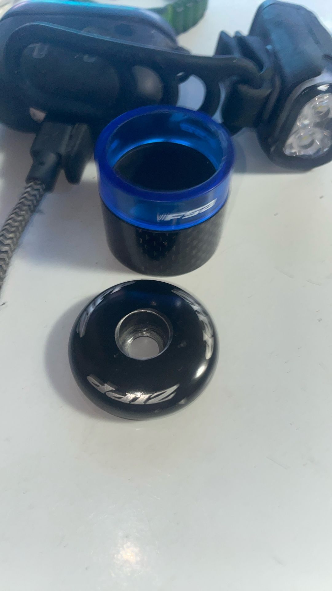 zipp top cap and fsa-carbon spacers