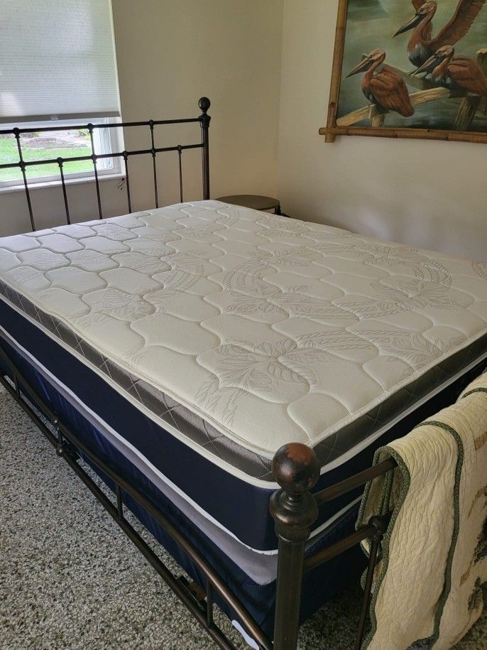 NEW QUEEN PLUSH PILLOW TOP MATTRESS. Bed frame is not available. Take it home same day 👍