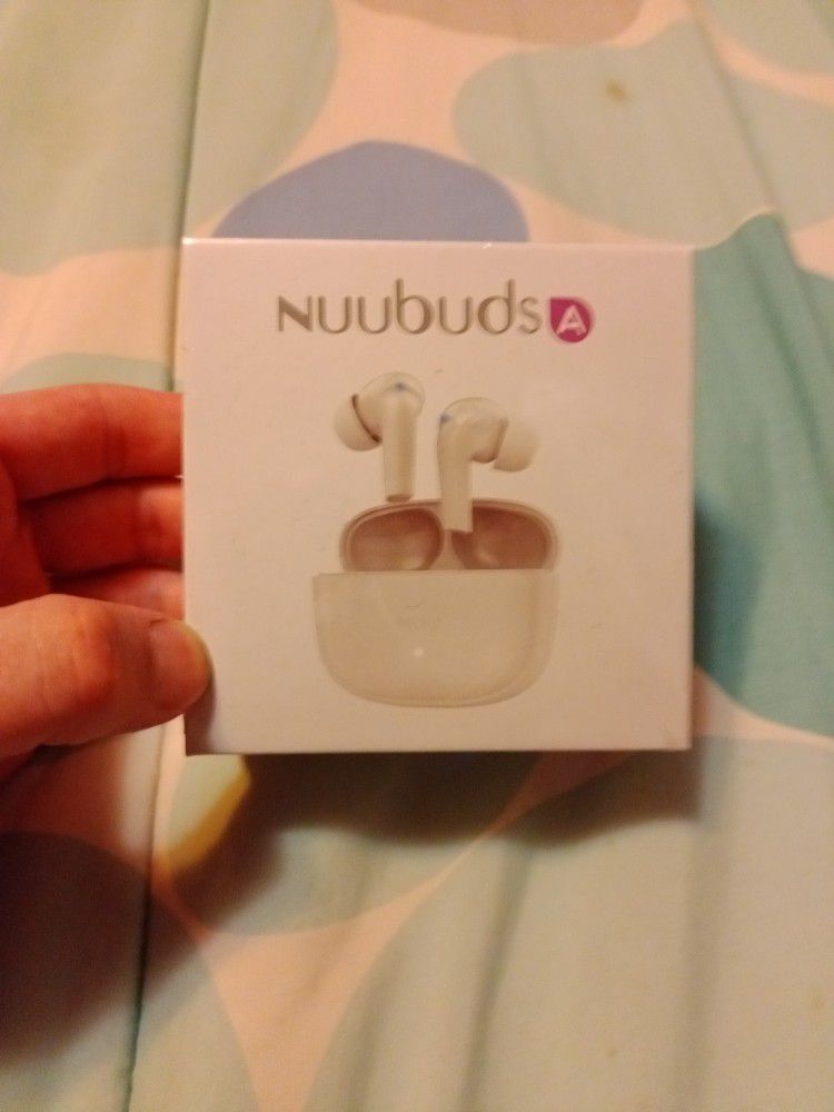 Brand New Nuu Mobile Wireless Earbuds 