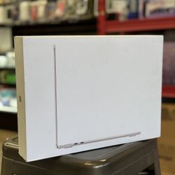 MacBook Air M3 Chip 13 Inch