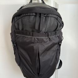 Lululemon Run All Day Pack, Black, Preowned, Perfect Condition Designed for: Run, Office Travel Commute 360° reflectivity: Helps to keep you bright in