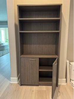 Wood Grain Bookshelf with Cabinet Storage