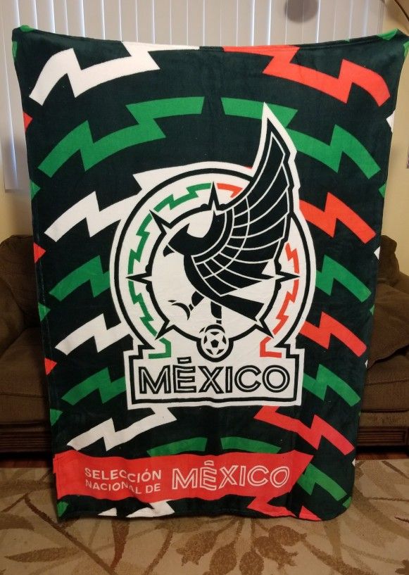Mexico Fleece Throw Blanket 46"×60" $28 Each Cobijas Seleccion Nacional de Mexico 46"×60" $28 c/u