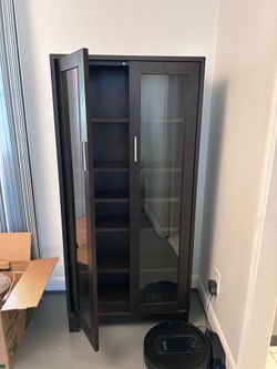 Floor cabinet