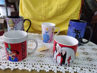 SET OF COLLECTIBLE DISNEY MUGS