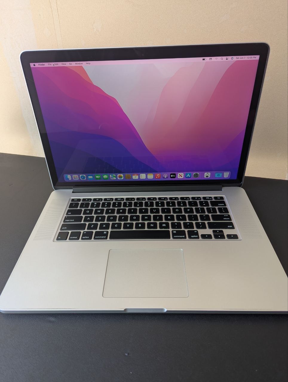 2015 MacBook Pro 15in 16gb/256gb