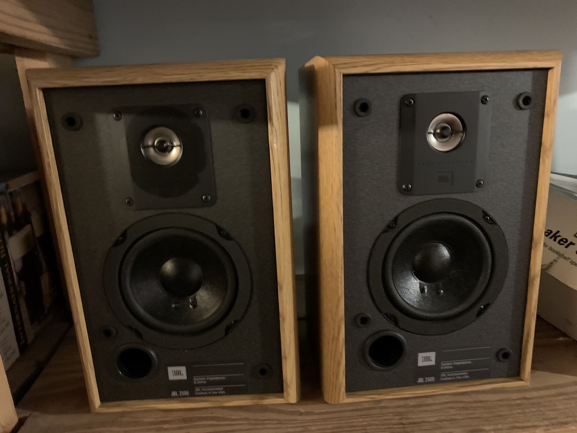 JBL 2500 bookshelf speakers