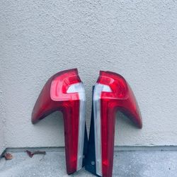 Honda CR-V 2017-2019 Oem Tail Lights