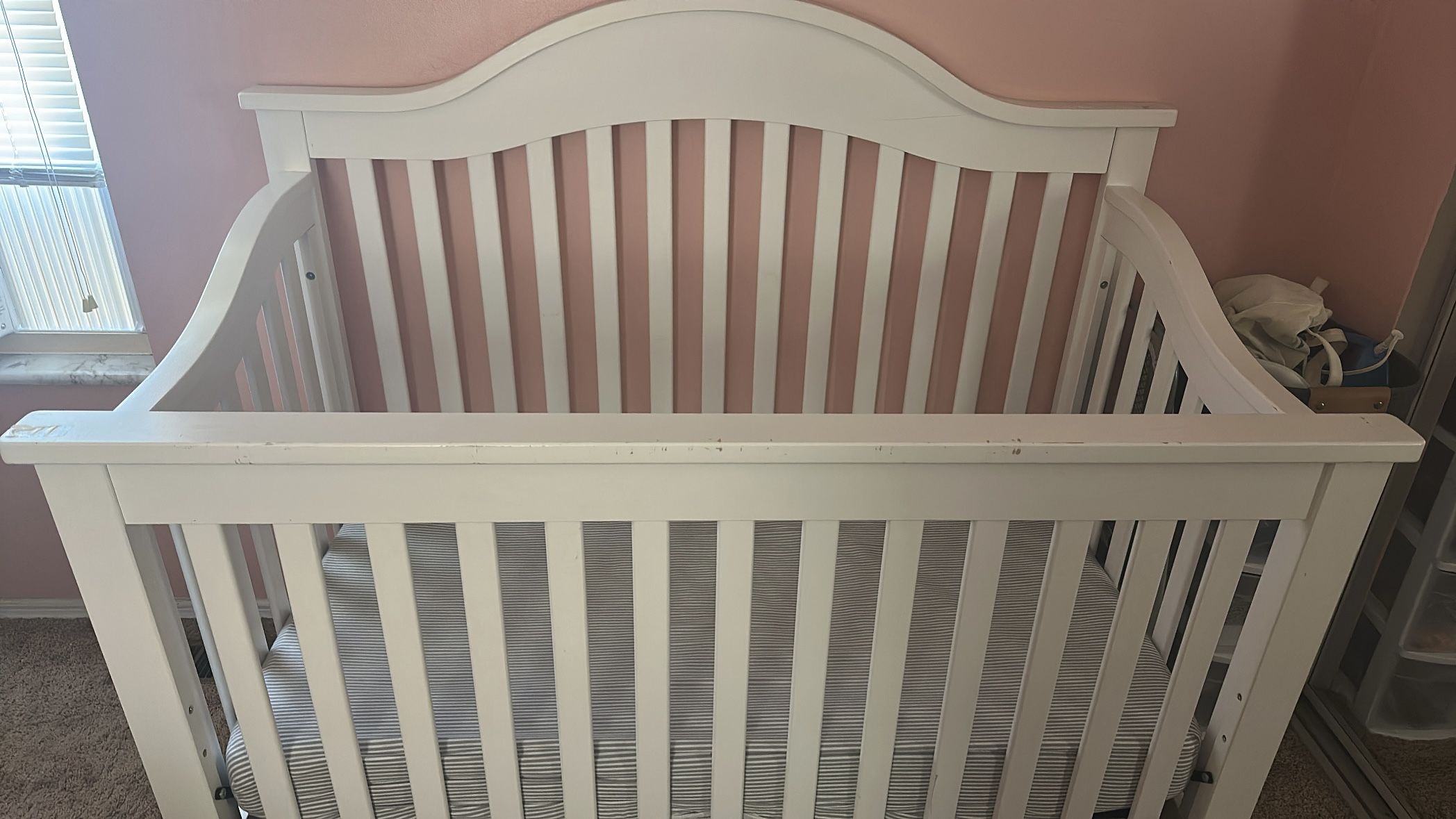 Baby/Toddler Crib + Mattress – Great Condition