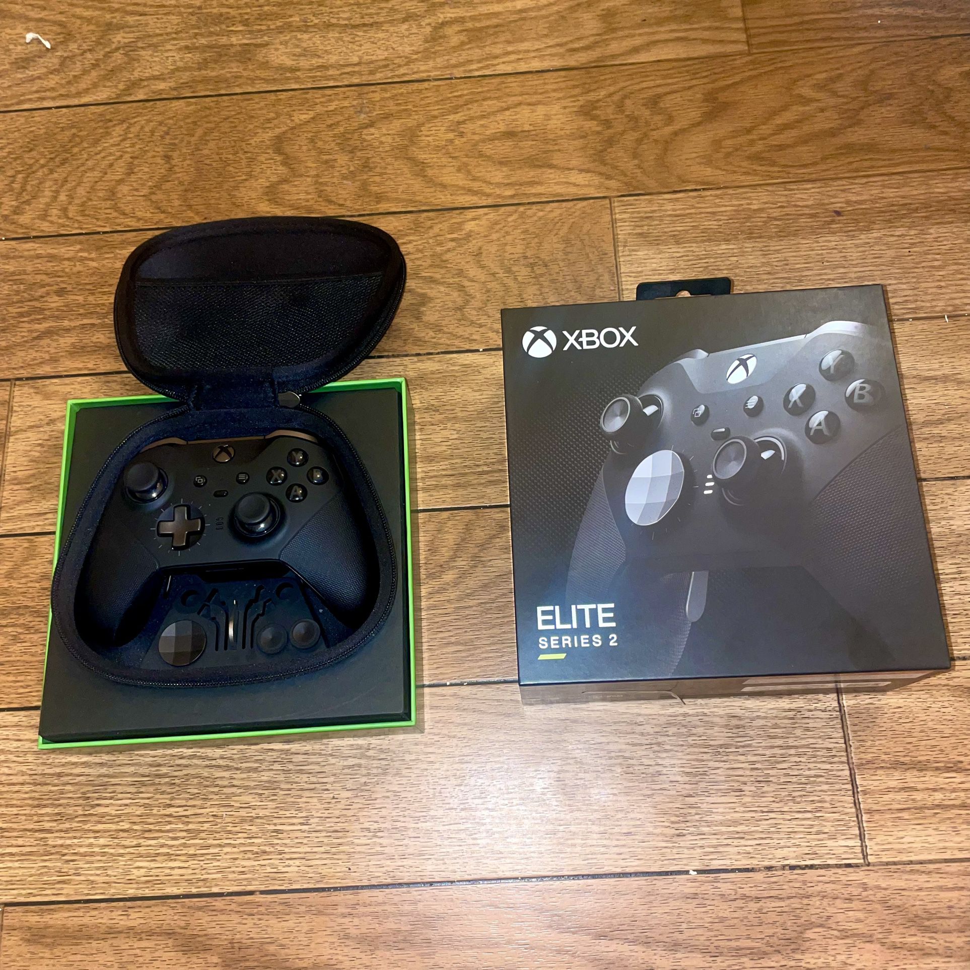 Xbox Elite Series 2 Controller In excellent condition