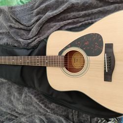 Yamaha Acoustic Guitar 