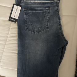 True Religion “Mr. Crystal Joey Flared women’s Jeans” With Tags 🏷️(size: 33 Women’s) 👖(Authentic & Brand New)