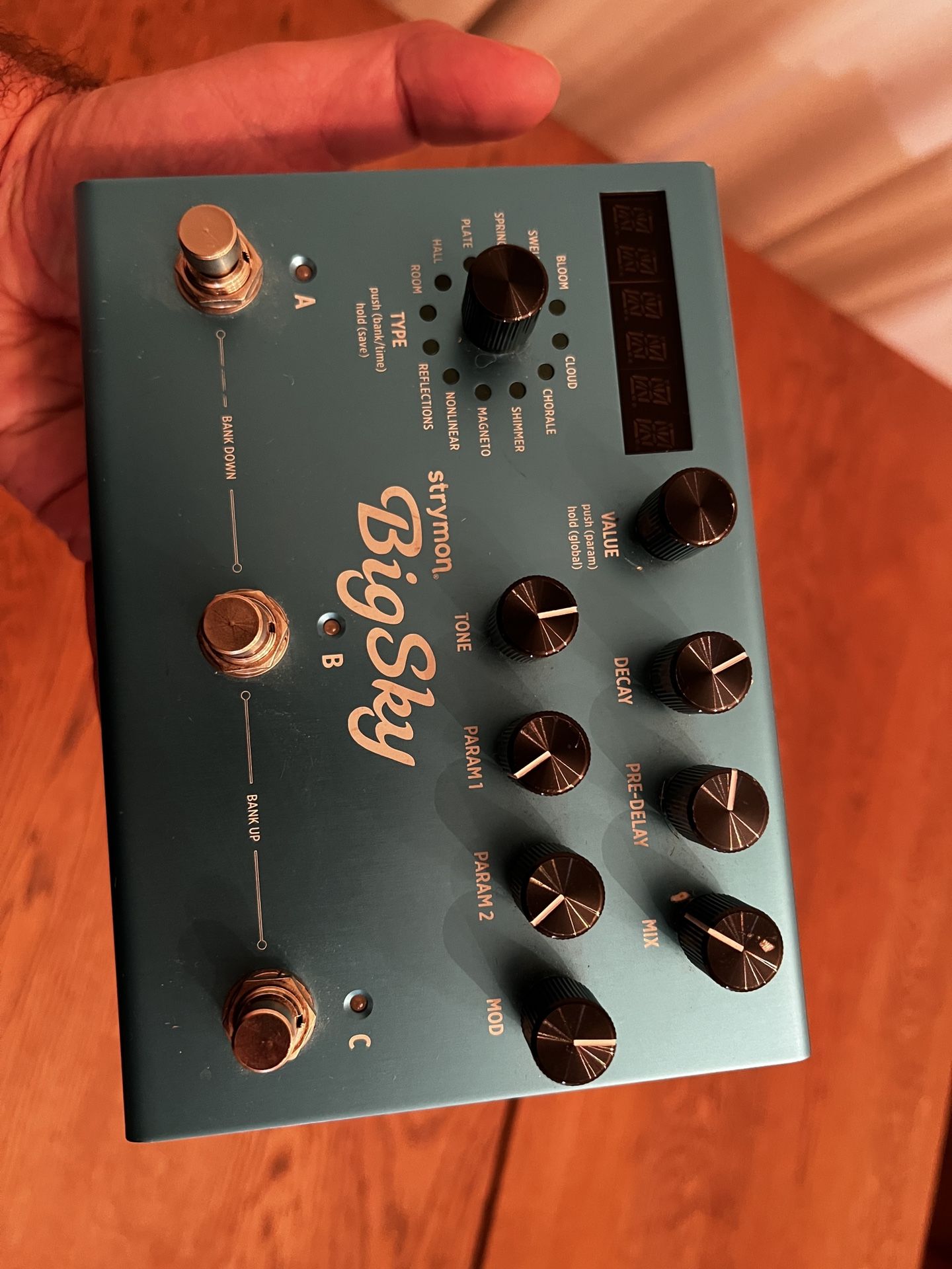 Strymon bigsky Guitar Reverb Pedal