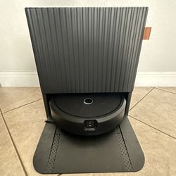  Roomba Combo 10 Max + Auto wash Dock