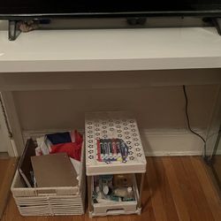 White/Tempered Glass Entryway/TV stand