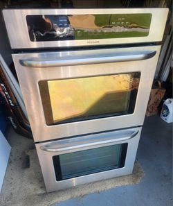 Frigidaire Double Oven Model FFET3024LSA Stainless Steel Electric Fully Functional