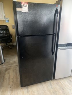 Frigidaire Top Freezer Refrigerator
