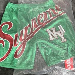 Supreme Shorts Size M 