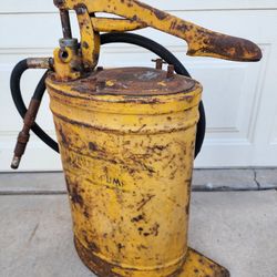 Alemite Tractor Volume Pump Vintage Farm Barn Farming Tool 