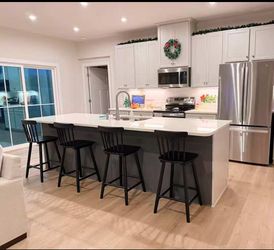 4 Bar Stools for kitchen island, solid wood. new in box